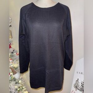 Maggie Lawrence Black Long Sleeve split side waffle knit type top. EUC size S
